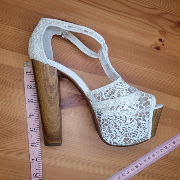 Jessica Simpson Lace Platforms ~ 7 - Picture 10 of 11